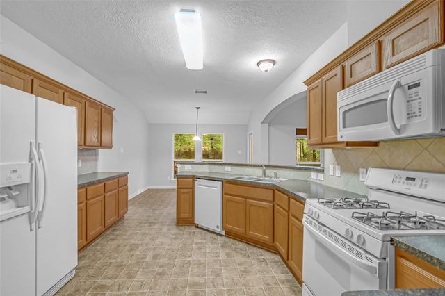 27527 Tepee Trail, Hockley, TX 77447