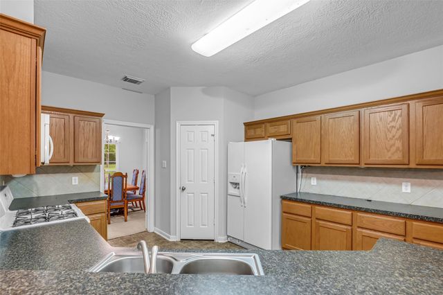 27527 Tepee Trail, Hockley, TX 77447