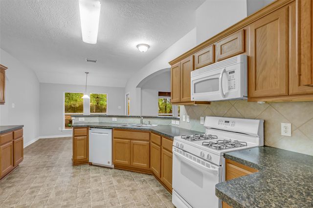 27527 Tepee Trail, Hockley, TX 77447
