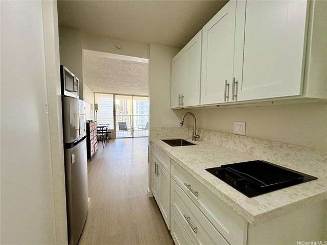 445 Seaside Avenue 1112, Honolulu, HI 96815