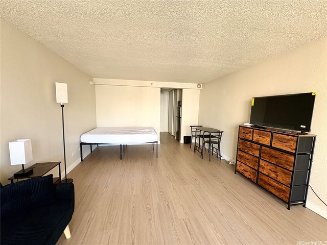 445 Seaside Avenue 1112, Honolulu, HI 96815