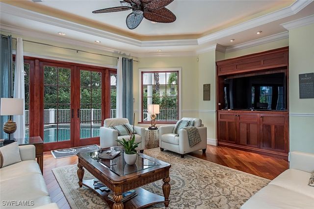 85 13th AVE S, Naples, FL 34102