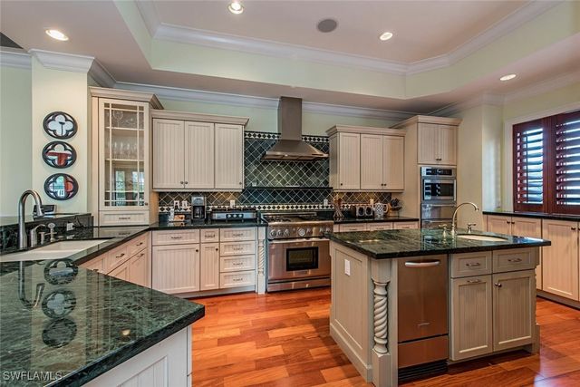 85 13th AVE S, Naples, FL 34102