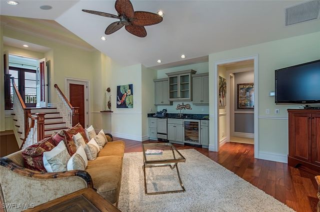 85 13th AVE S, Naples, FL 34102