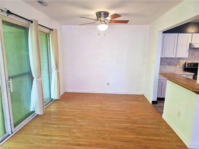 220 Misty Pointe LN, Newport News, VA 23603