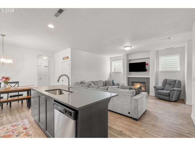 260 Nw LIBERTY Ln, Estacada, OR 97023