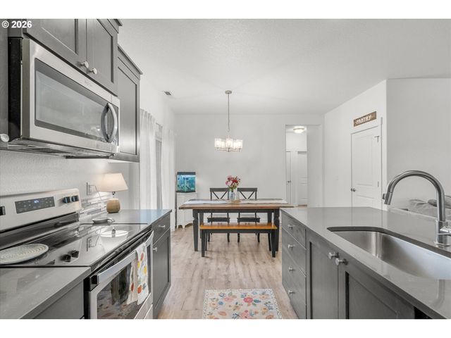260 Nw LIBERTY Ln, Estacada, OR 97023
