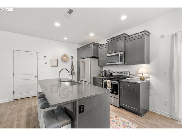 260 Nw LIBERTY Ln, Estacada, OR 97023