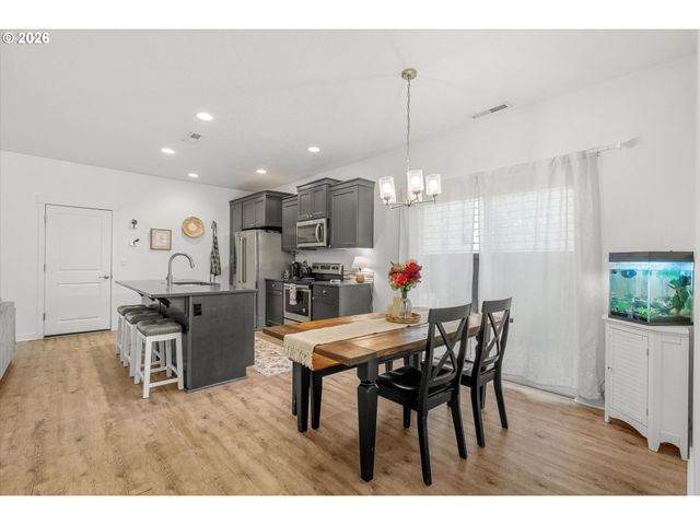 260 Nw LIBERTY Ln, Estacada, OR 97023