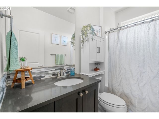 260 Nw LIBERTY Ln, Estacada, OR 97023