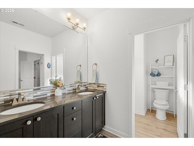 260 Nw LIBERTY Ln, Estacada, OR 97023