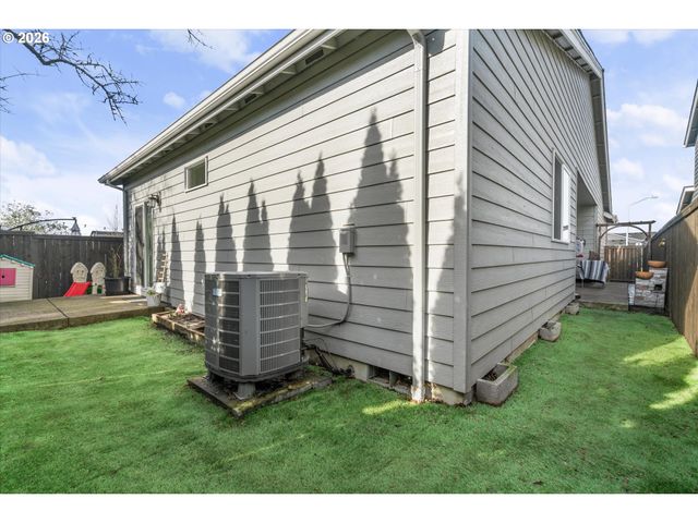 260 Nw LIBERTY Ln, Estacada, OR 97023