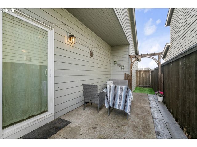 260 Nw LIBERTY Ln, Estacada, OR 97023