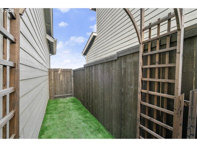 260 Nw LIBERTY Ln, Estacada, OR 97023