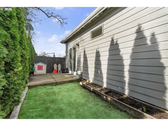 260 Nw LIBERTY Ln, Estacada, OR 97023