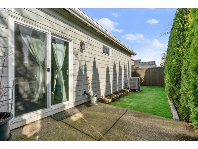 260 Nw LIBERTY Ln, Estacada, OR 97023