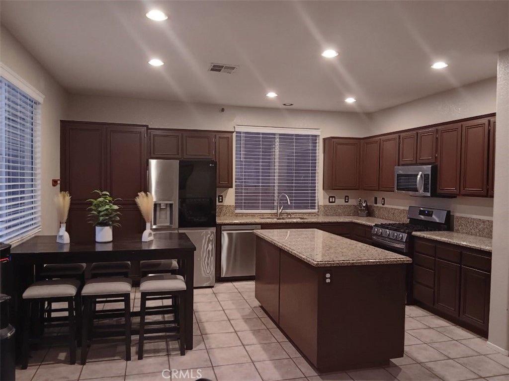 13160 Bay Meadows Ct, Corona, CA 92883 — photo 2