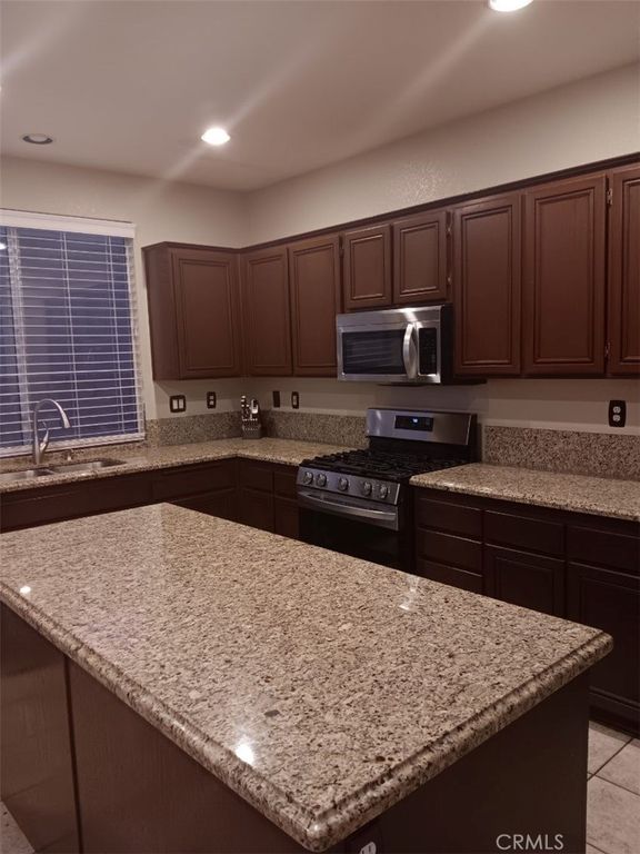 13160 Bay Meadows Ct, Corona, CA 92883 — photo 3