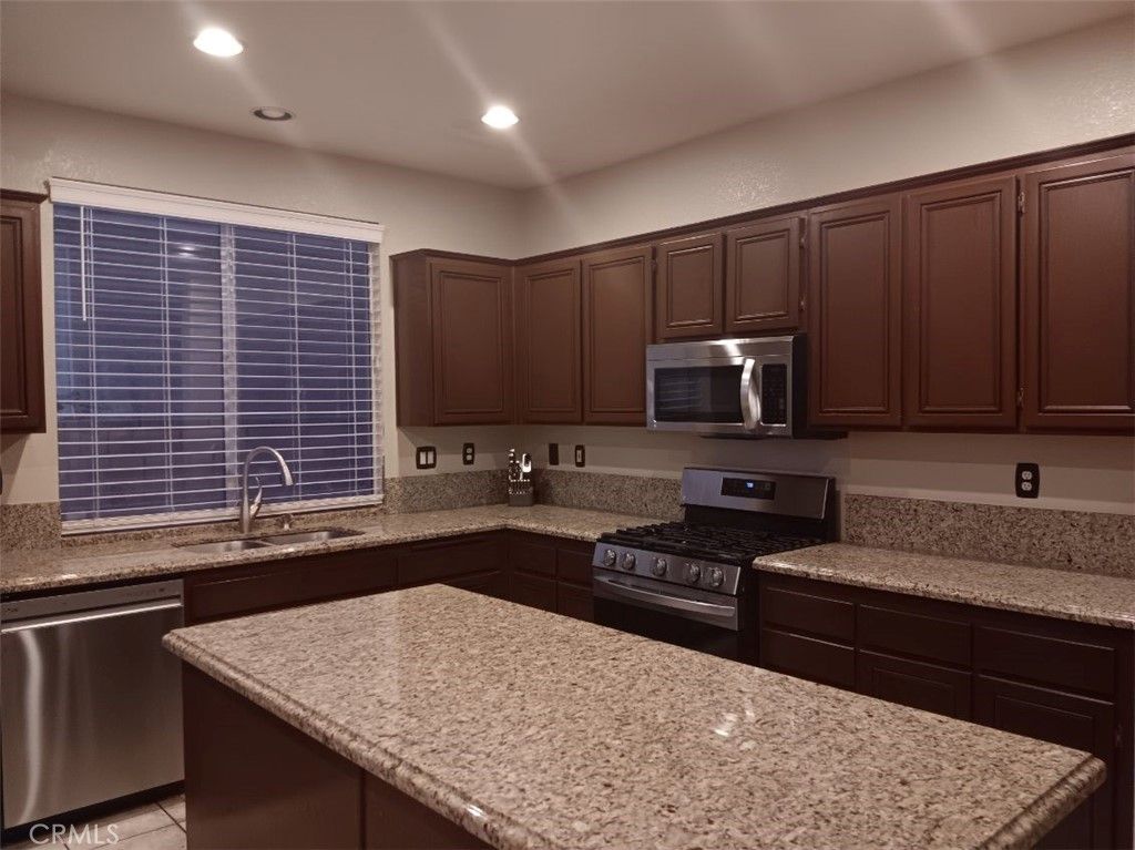 13160 Bay Meadows Ct, Corona, CA 92883 — photo 4