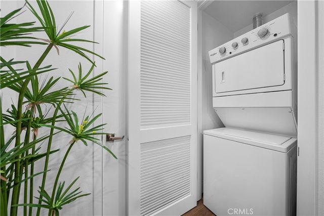 709 E Walnut Street 319, Pasadena, CA 91101