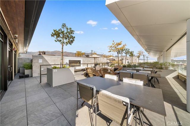 709 E Walnut Street 319, Pasadena, CA 91101