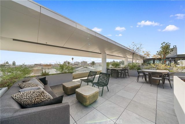709 E Walnut Street 319, Pasadena, CA 91101