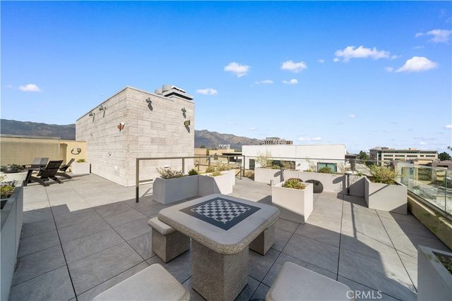 709 E Walnut Street 319, Pasadena, CA 91101