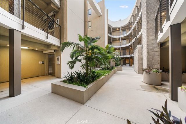 709 E Walnut Street 319, Pasadena, CA 91101