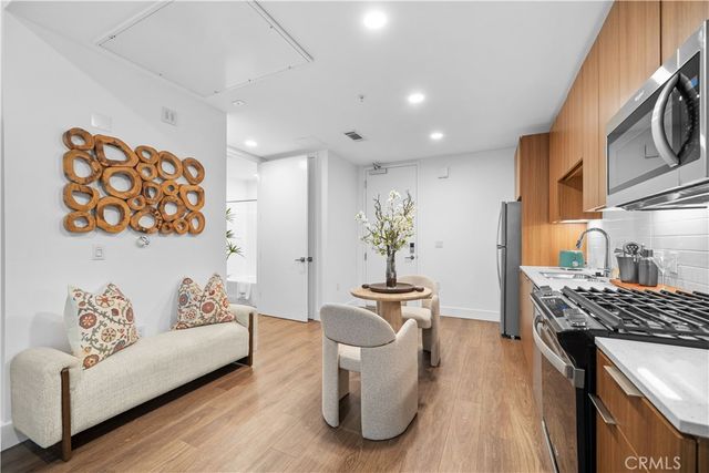 709 E Walnut Street 319, Pasadena, CA 91101