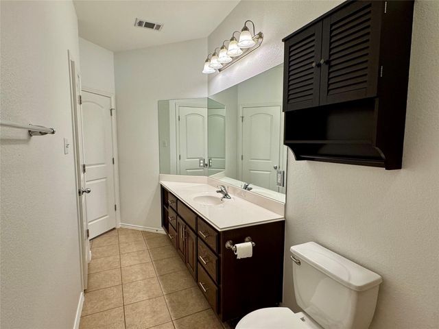 193 Blossom Valley STRM, Buda, TX 78610