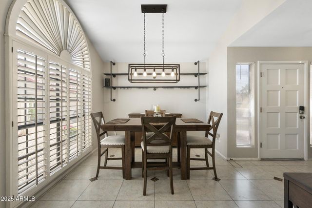 7503 W JULIE Drive, Glendale, AZ 85308