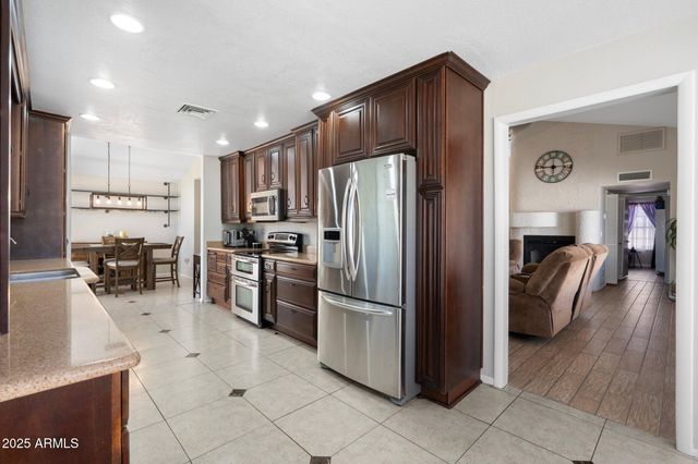 7503 W JULIE Drive, Glendale, AZ 85308