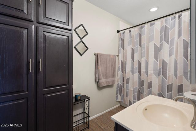 7503 W JULIE Drive, Glendale, AZ 85308