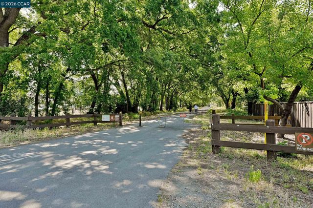 35 Danville Oak Place, Danville, CA 94526