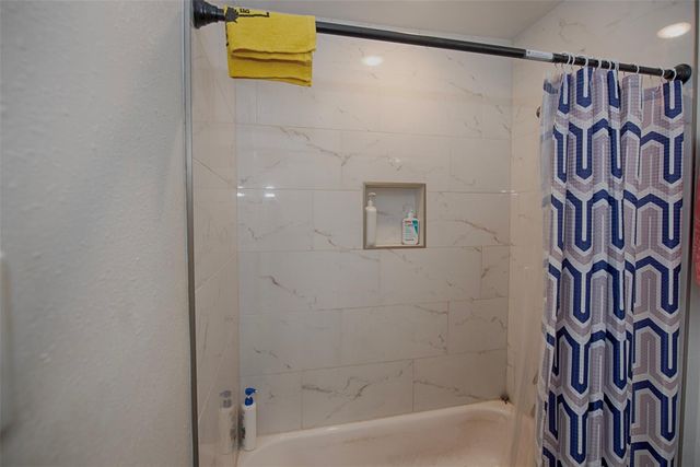 2802 Canfield Street, Houston, TX 77004