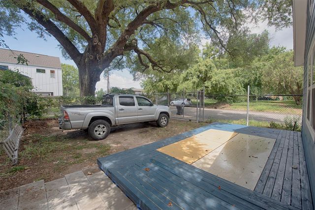 2802 Canfield Street, Houston, TX 77004