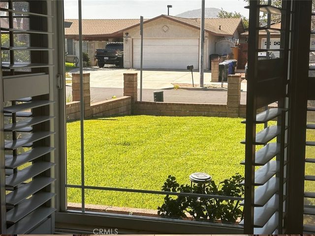 16034 Hawthorne, Fontana, CA 92335