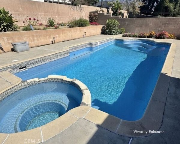 16034 Hawthorne, Fontana, CA 92335