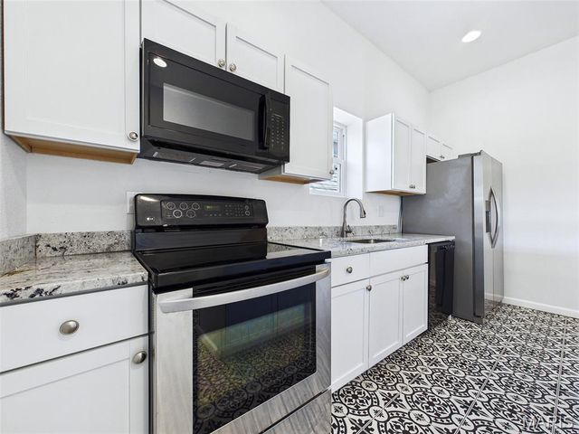 628 S 19th Street, Belleville, IL 62226