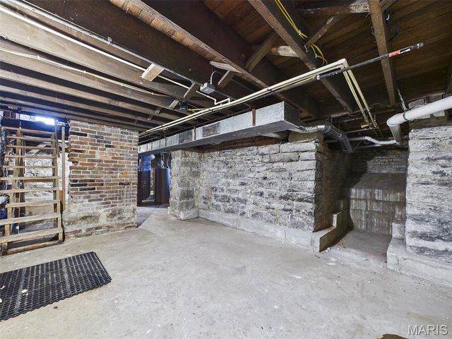 628 S 19th Street, Belleville, IL 62226