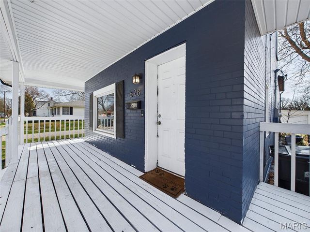 628 S 19th Street, Belleville, IL 62226