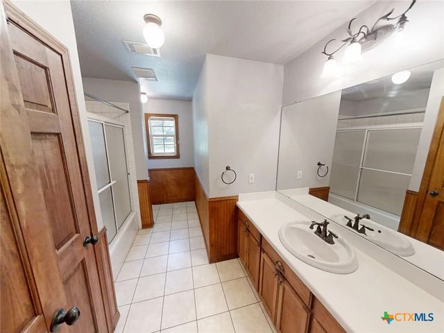 1260 Great Oaks Drive, Salado, TX 76571