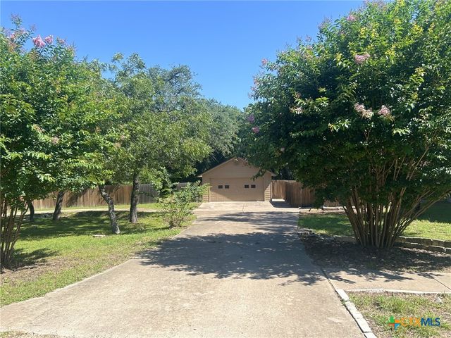 1260 Great Oaks Drive, Salado, TX 76571