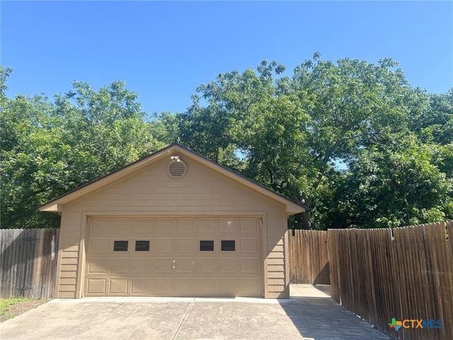 1260 Great Oaks Drive, Salado, TX 76571