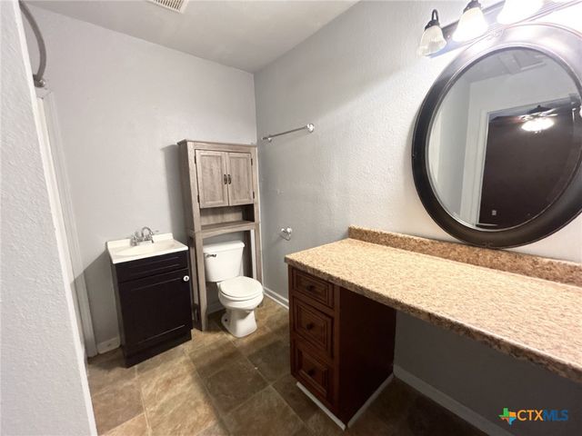1260 Great Oaks Drive, Salado, TX 76571