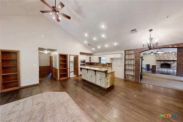 1260 Great Oaks Drive, Salado, TX 76571