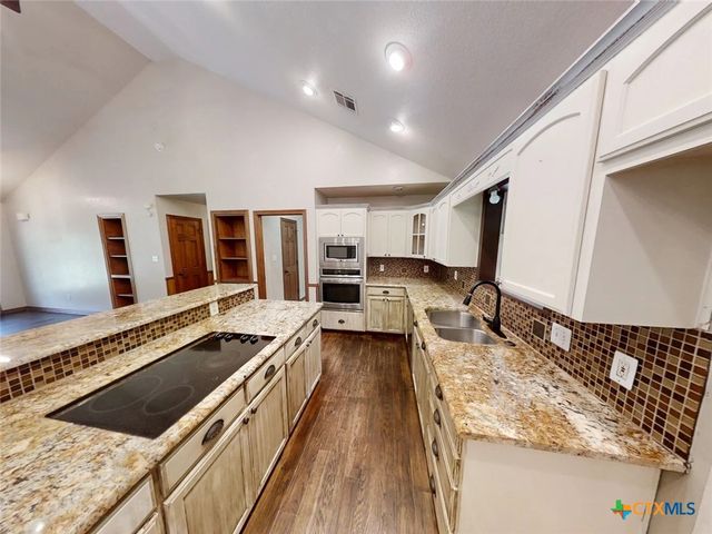 1260 Great Oaks Drive, Salado, TX 76571