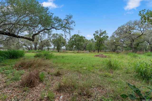 13665 Fm 775, Floresville, TX 78114