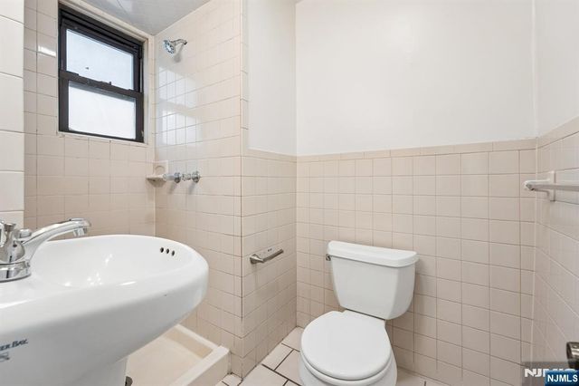 7 Bender Place 3, Cliffside Park, NJ 07010