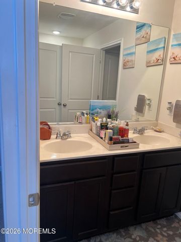 9 Tradewinds Avenue, Barnegat, NJ 08005
